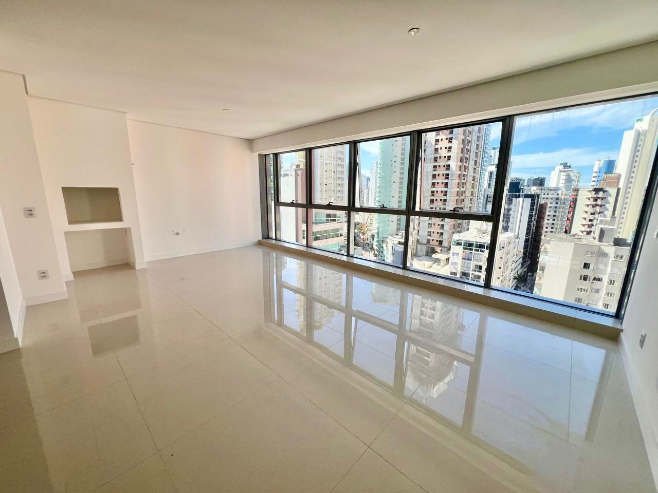 Apartamento no Ed. Vitra by Pininfarina em Balneário Camboriú - foto 2