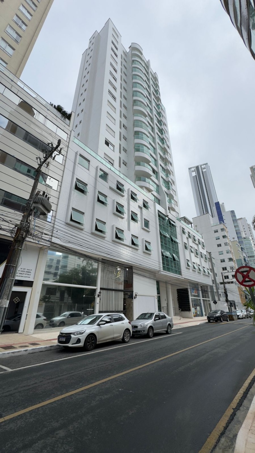 Apartamento no Edifício Celebration em Balneário Camboriú - foto 20