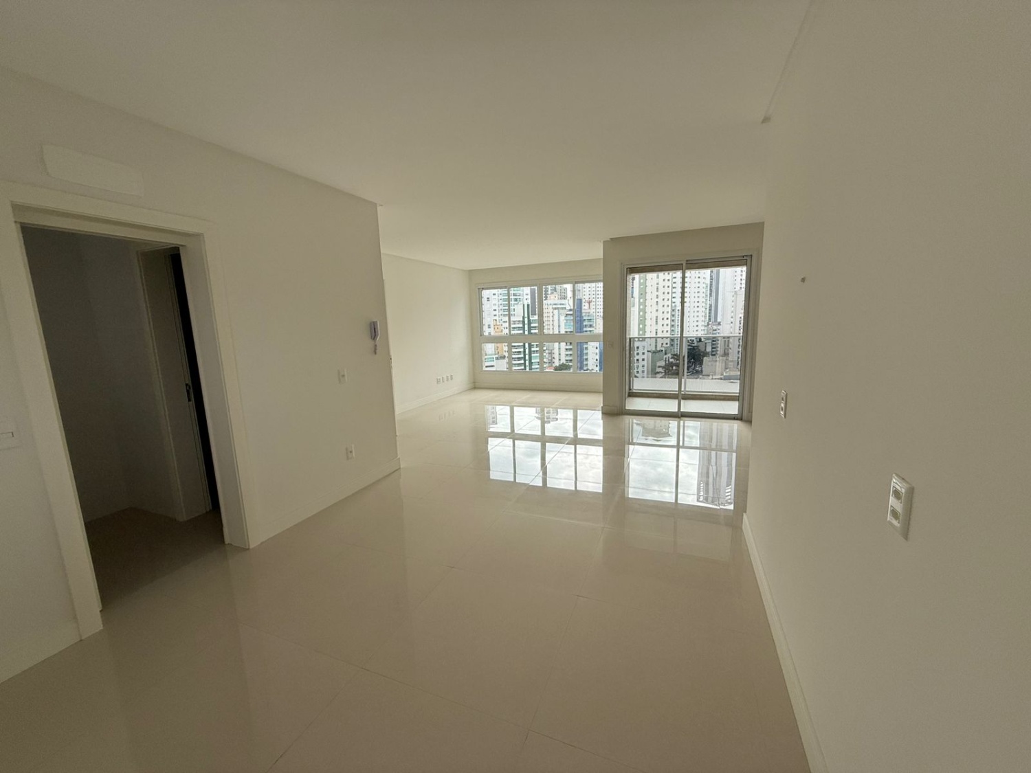 Apartamento no Edifício Hamptons Village em Balneário Camboriú - foto 3