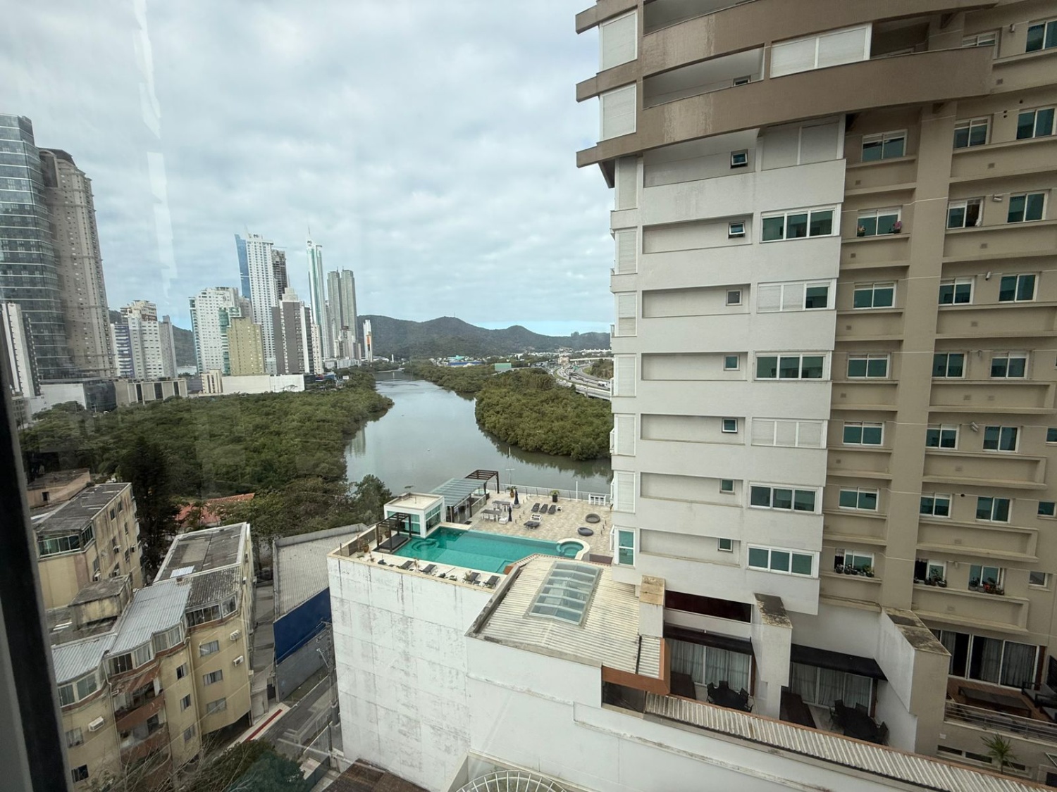 Apartamento no Edifício Hamptons Village em Balneário Camboriú - foto 6