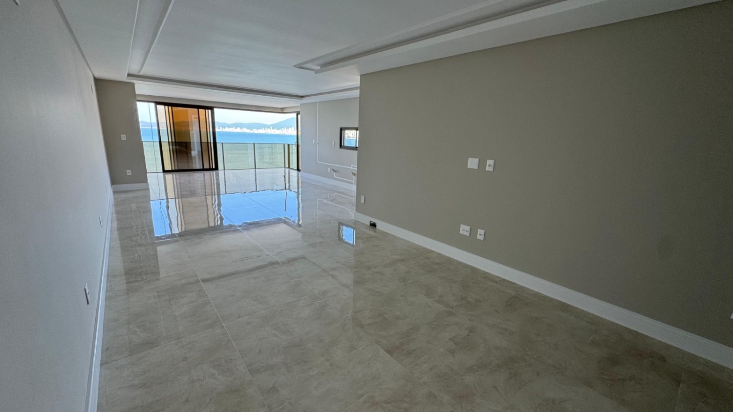 Apartamento no Edifício George VI no Centro de Itapema - foto 3