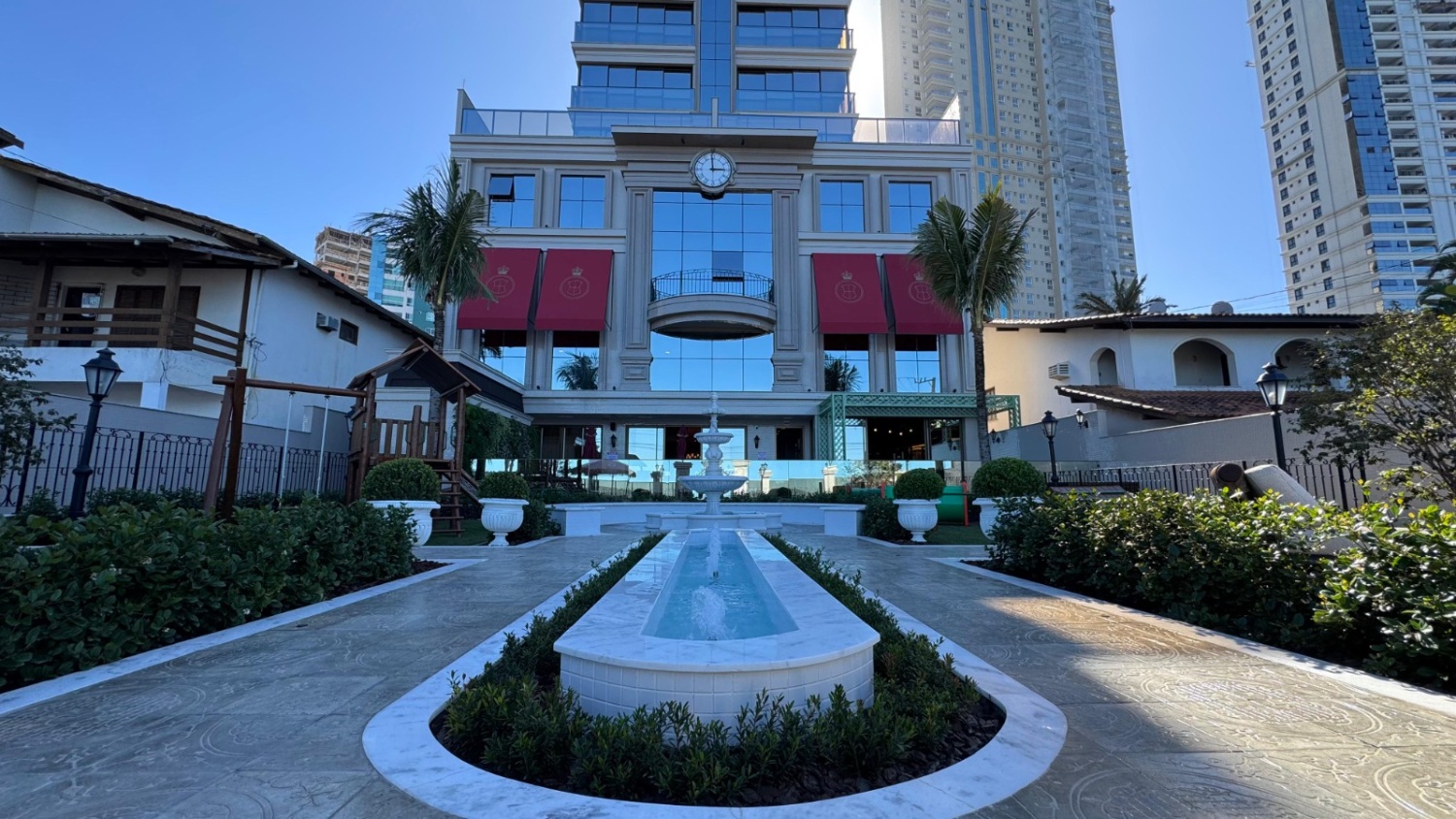 Apartamento no Edifício George VI no Centro de Itapema - foto 8