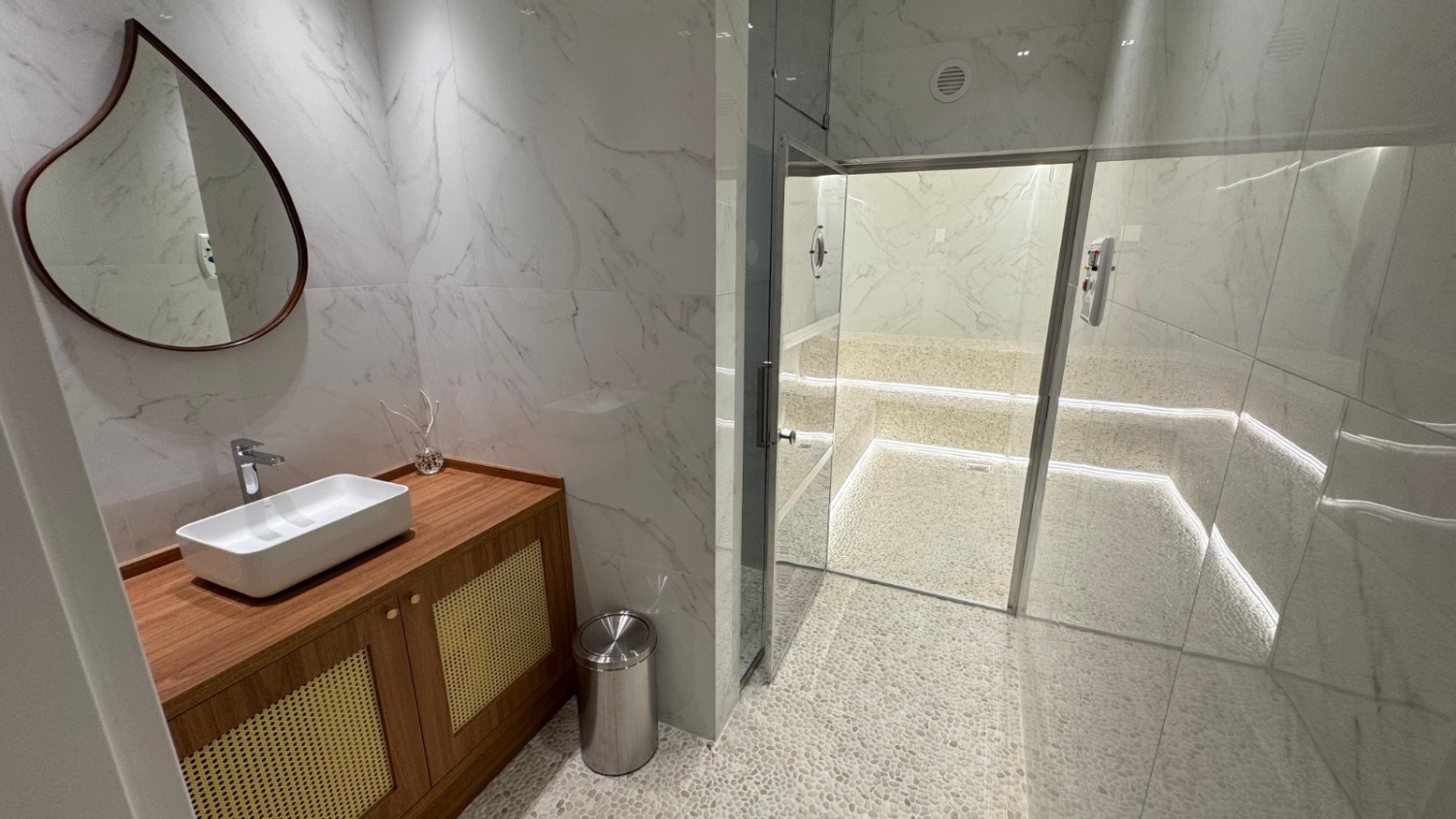 Apartamento no Edifício George VI no Centro de Itapema - foto 17
