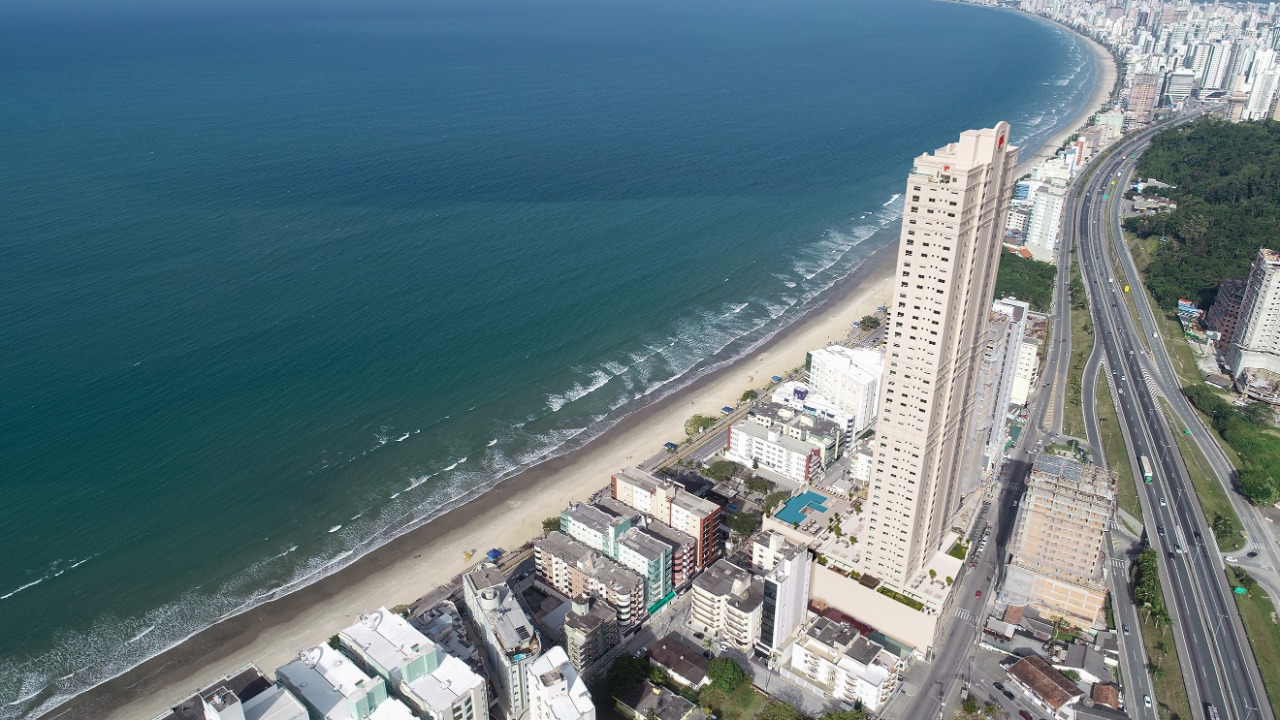 Apartamento no Edifício Lúmen Tower em Itapema - foto 23