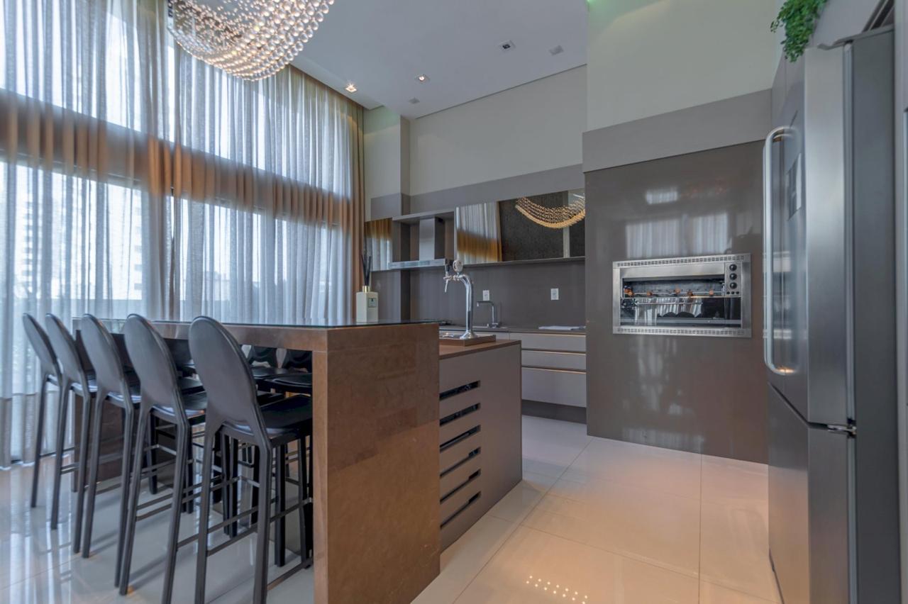 Apartamento no Edifício Merithamon em Balneário Camboriú - foto 17