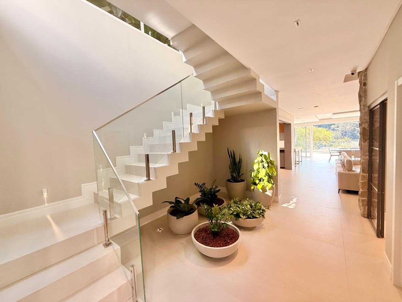 Casa no Condomínio Horizontal na Praia Brava - foto 11
