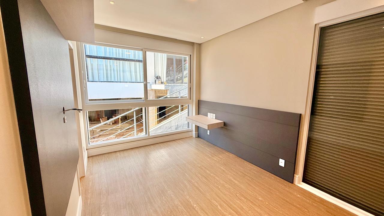 Casa no Condomínio Horizontal na Praia Brava - foto 30