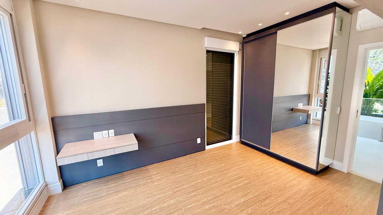 Casa no Condomínio Horizontal na Praia Brava - foto 31