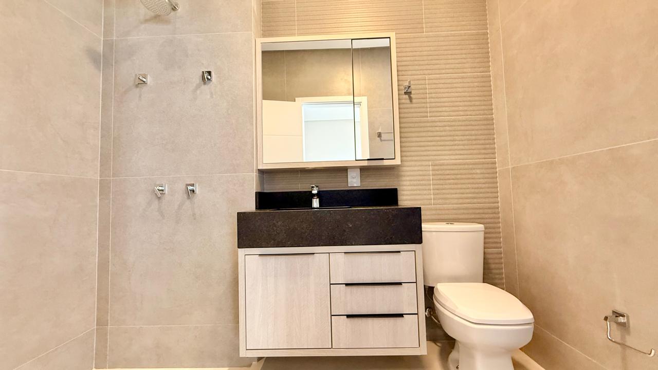 Casa no Condomínio Horizontal na Praia Brava - foto 32