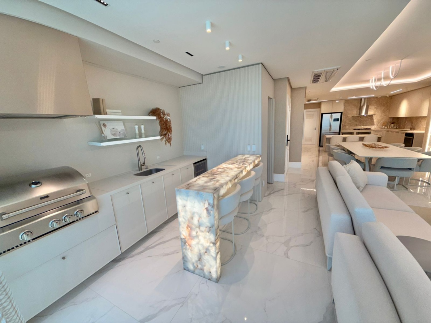 Apartamento no Ed. Boreal Tower na Barra Norte em Balneário Camboriú - foto 7