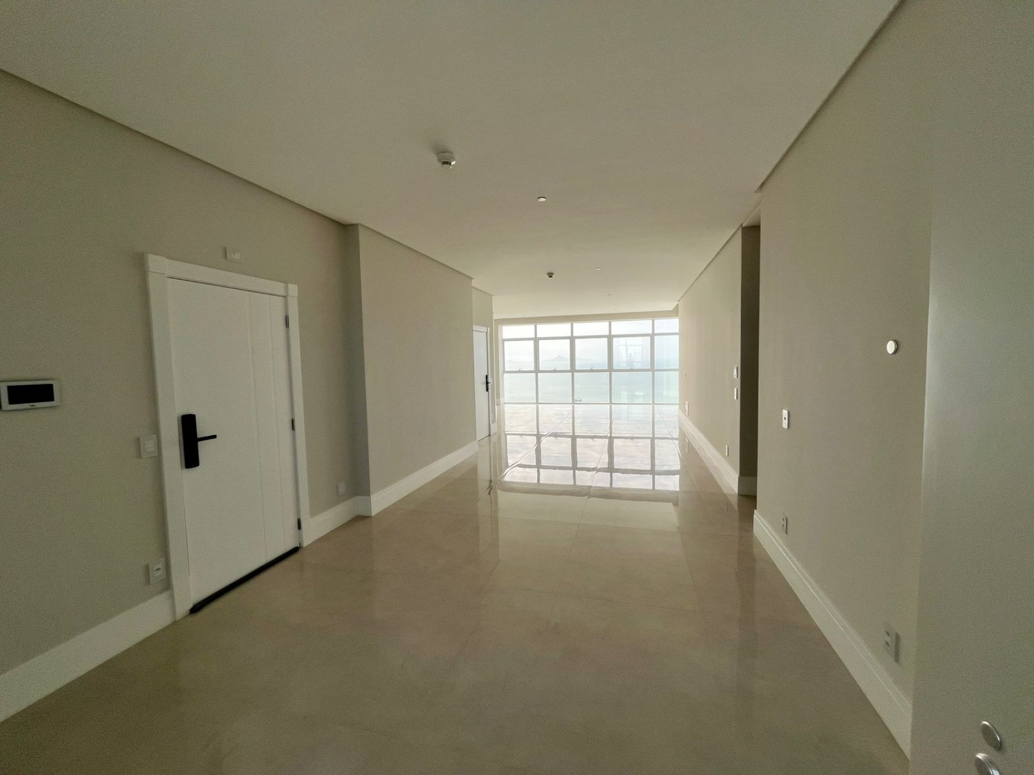Apartamento no Ed. One Tower em Balneário Camboriú Decorado Frente Mar - foto 6