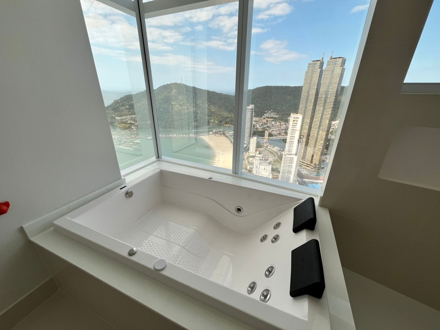 Apartamento no Ed. One Tower em Balneário Camboriú Decorado Frente Mar - foto 8
