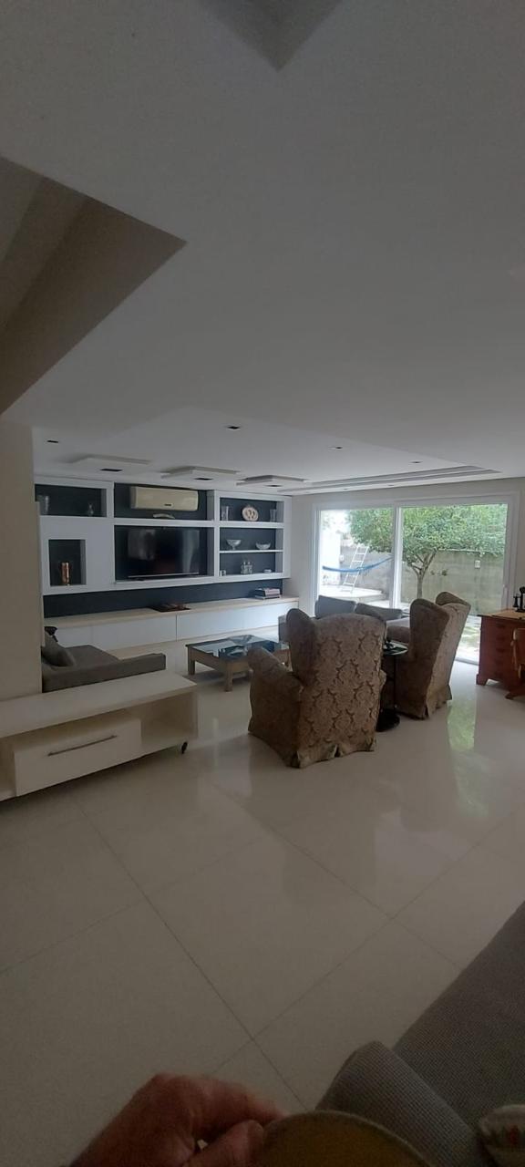 Casa na Praia dos Amores em Balneário Camboriú - foto 7