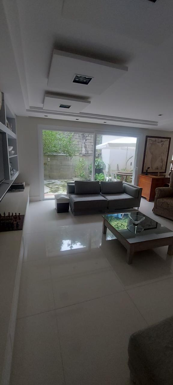 Casa na Praia dos Amores em Balneário Camboriú - foto 8