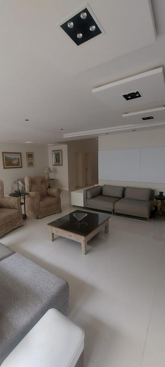 Casa na Praia dos Amores em Balneário Camboriú - foto 13