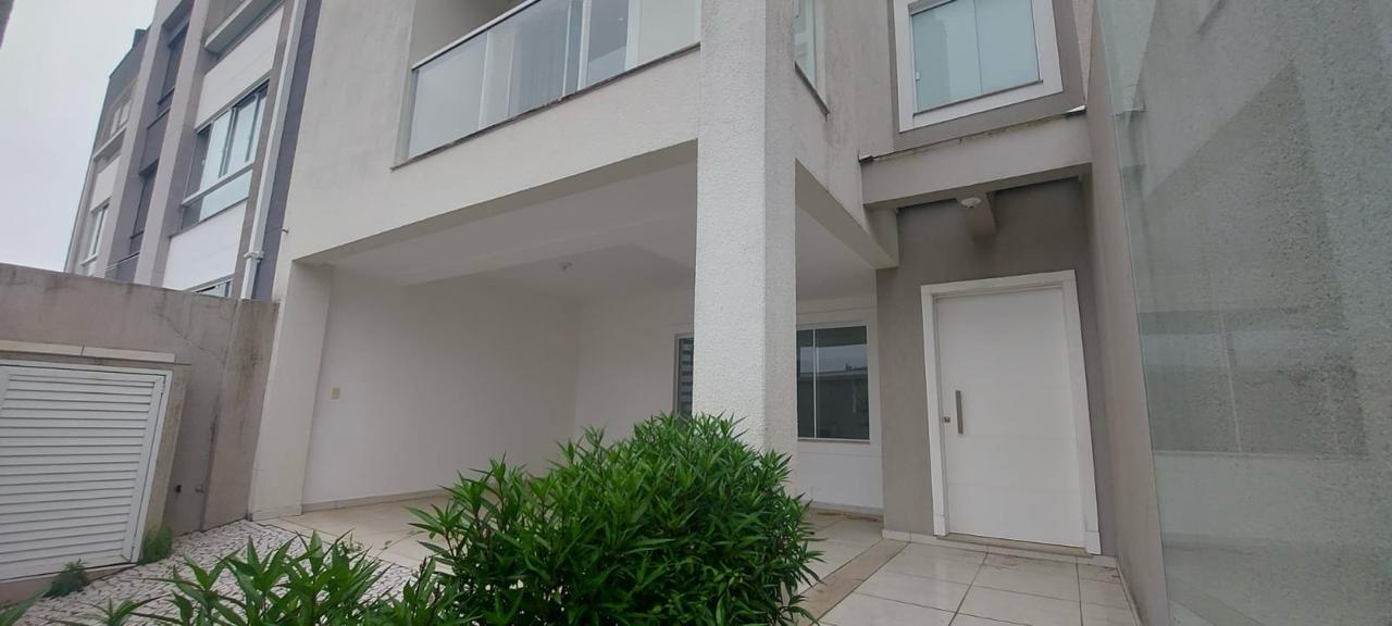 Casa na Praia dos Amores em Balneário Camboriú - foto 2