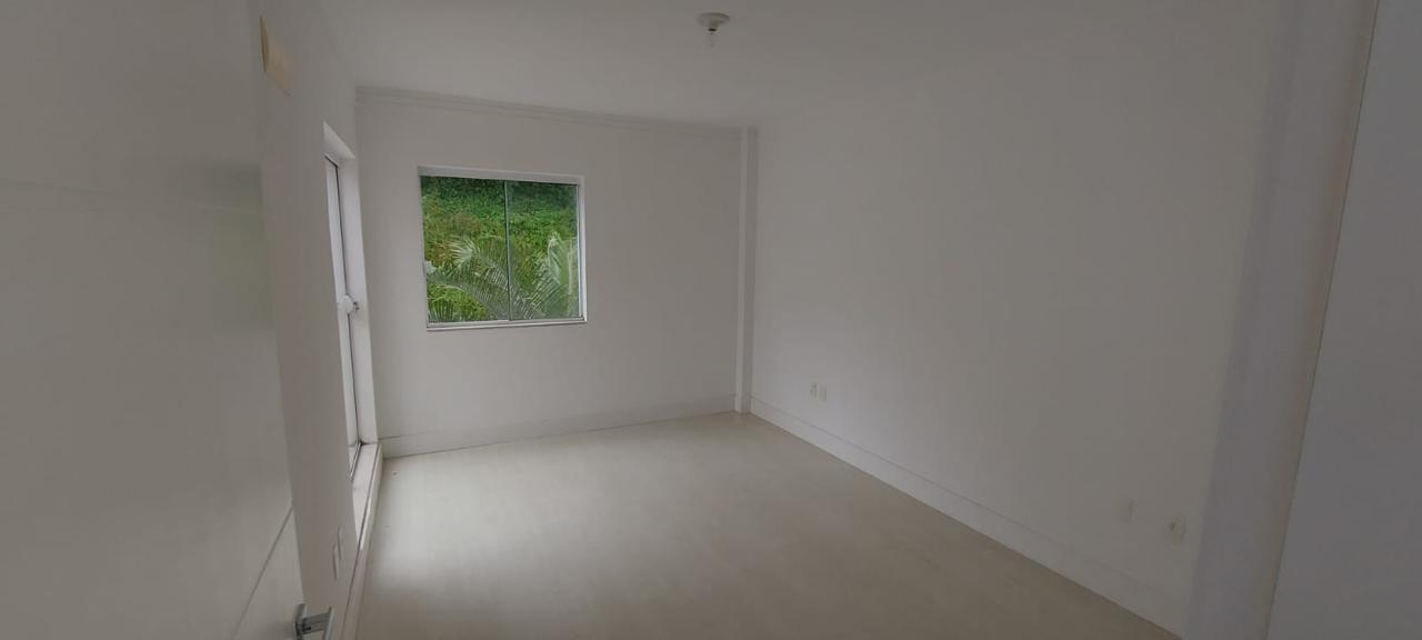 Casa na Praia dos Amores em Balneário Camboriú - foto 11