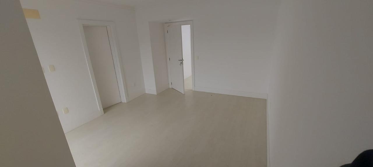 Casa na Praia dos Amores em Balneário Camboriú - foto 14