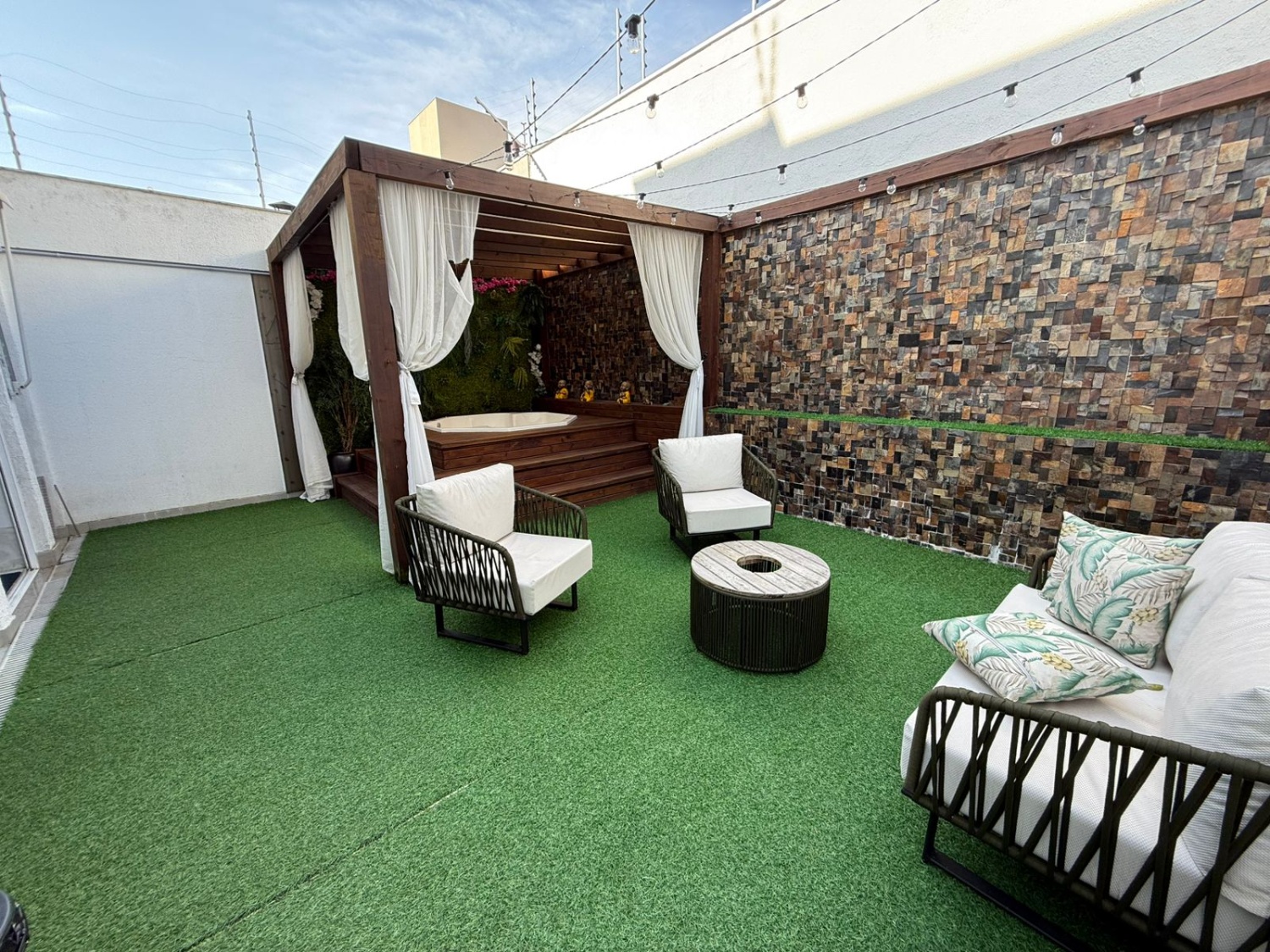 Casa Triplex na Praia dos Amores em Balneário Camboriú