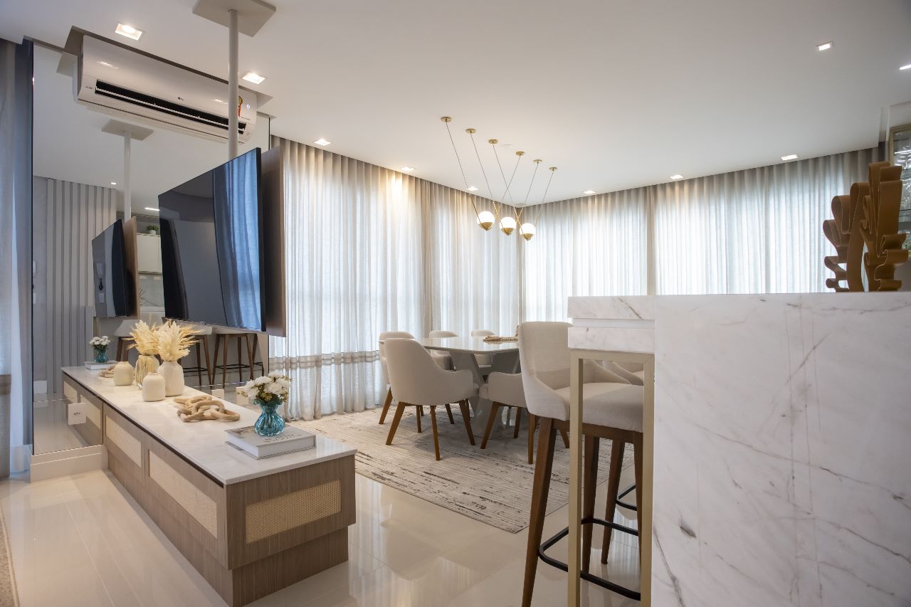 Apartamento no Edifício Eleganza Tower em Balneário Camboriú - foto 2