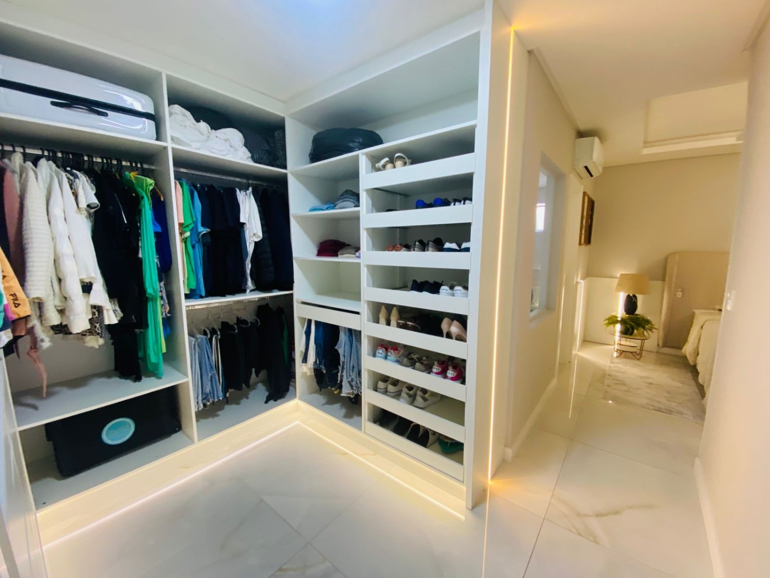 Apartamento no Edifício Porto Vila em Itapema - foto 12