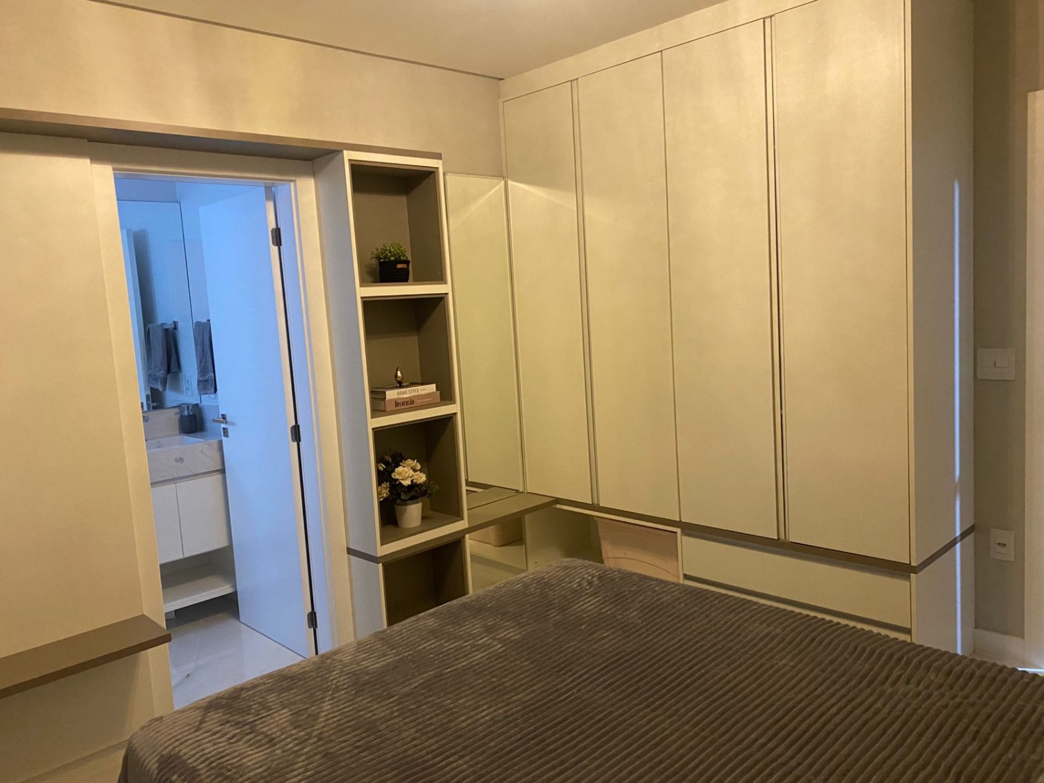 Apartamento no Edifício Porto Vila em Itapema - foto 15