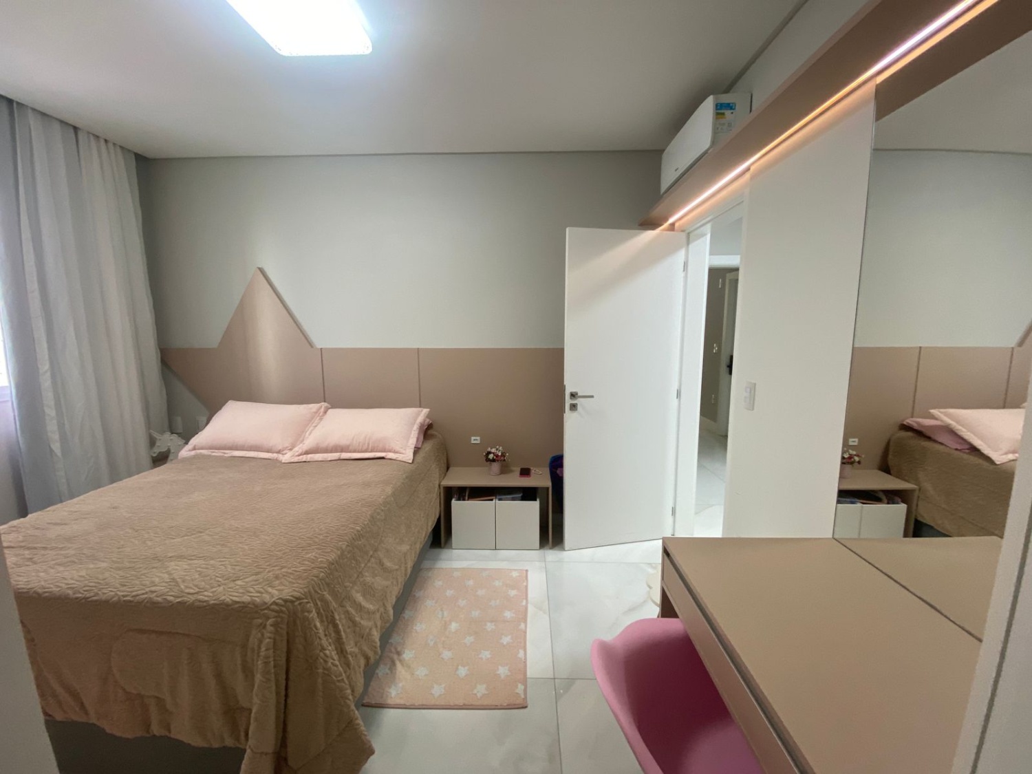 Apartamento no Edifício Porto Vila em Itapema - foto 17