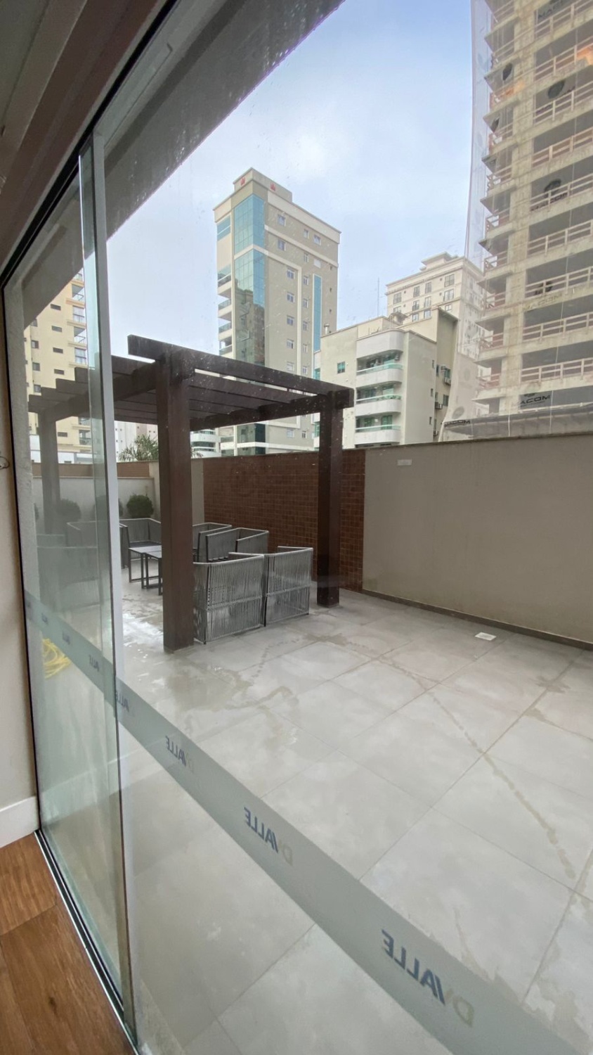 Apartamento no Edifício Porto Vila em Itapema - foto 28