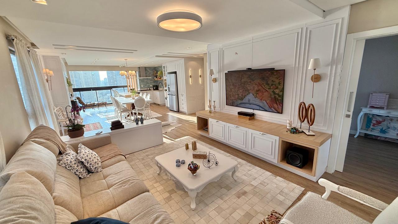 Apartamento Duplex no Edifício Tivoli Plaza em Praia Brava - foto 3