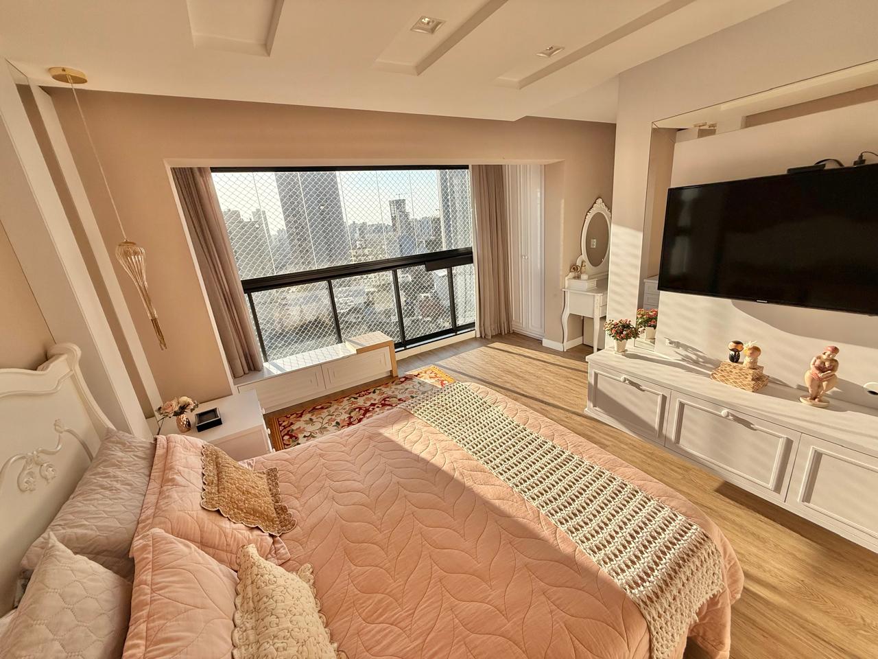 Apartamento Duplex no Edifício Tivoli Plaza em Praia Brava - foto 9