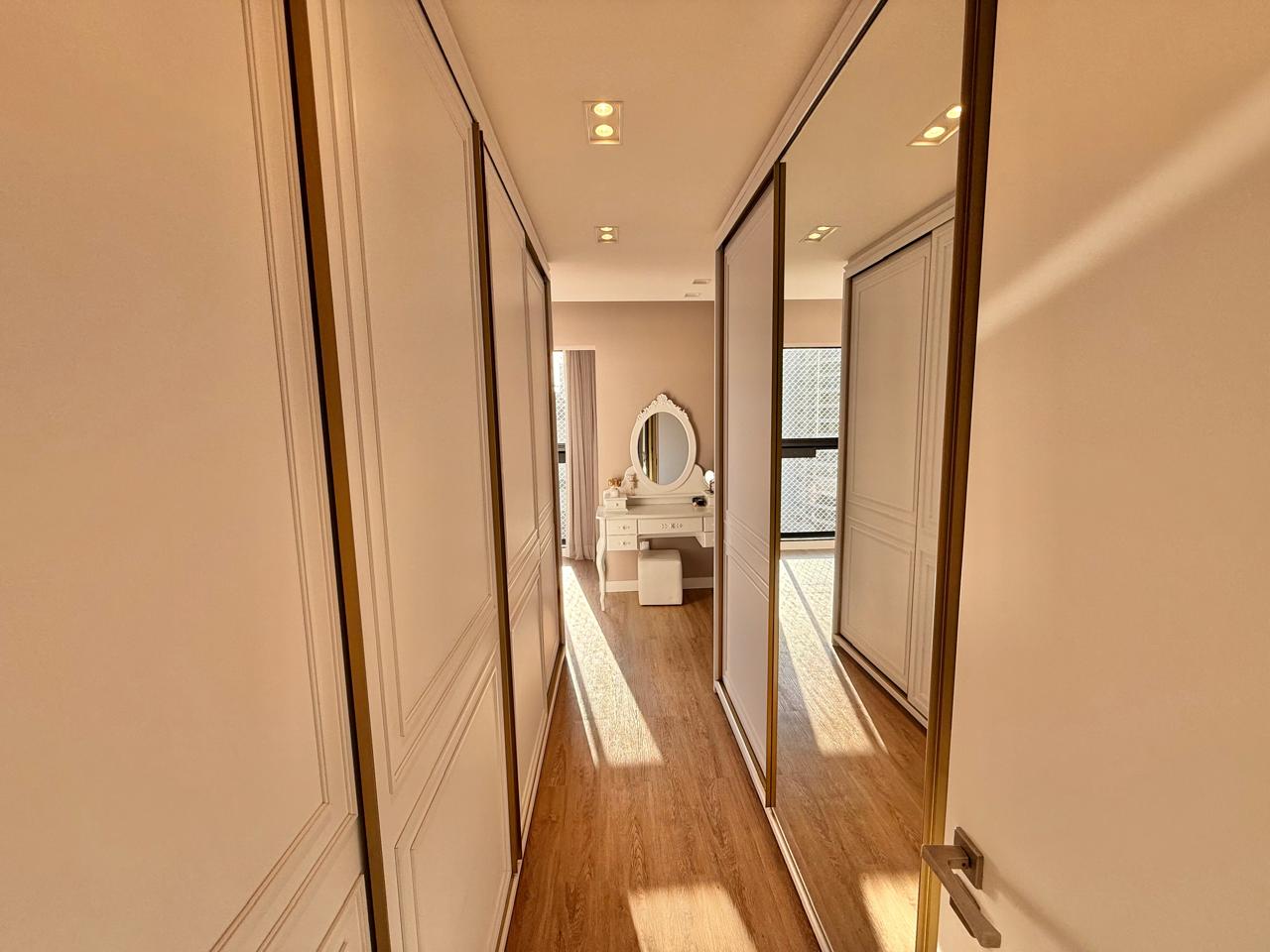Apartamento Duplex no Edifício Tivoli Plaza em Praia Brava - foto 10