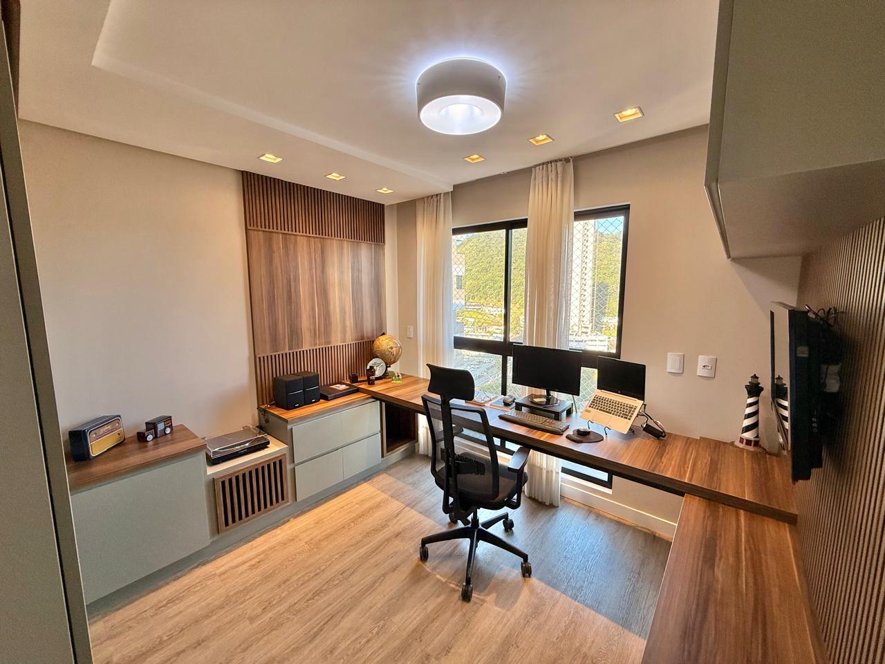 Apartamento Duplex no Edifício Tivoli Plaza em Praia Brava - foto 20