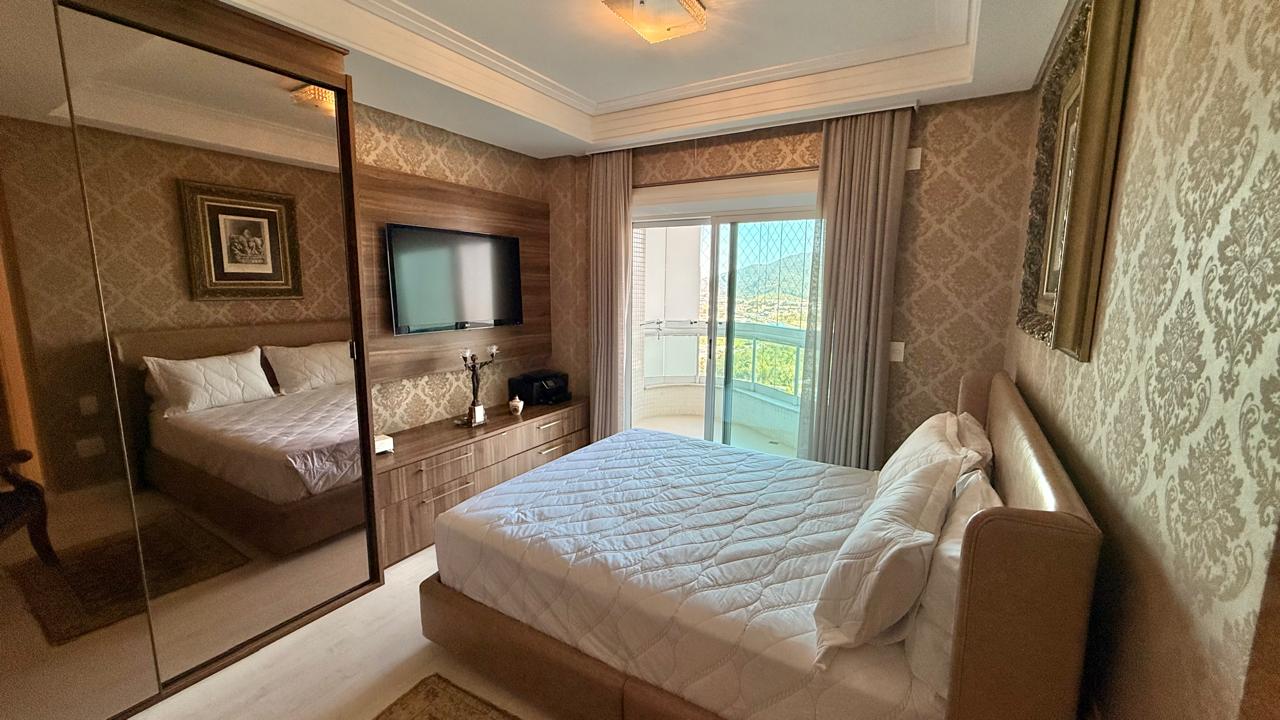 Apartamento no Edifício Renaissance em Balneário Camboriú - foto 18