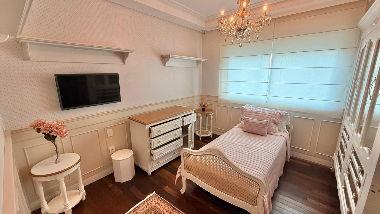 Apartamento no Edifício Renaissance em Balneário Camboriú - foto 19