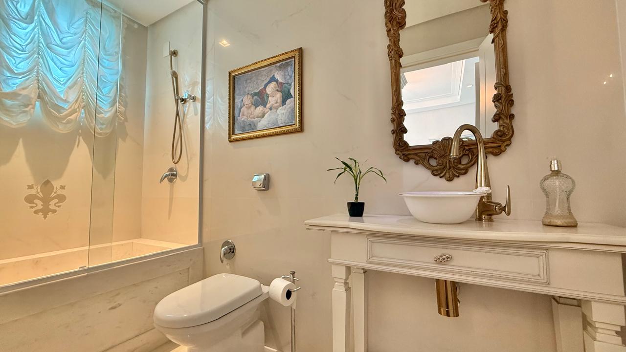 Apartamento no Edifício Renaissance em Balneário Camboriú - foto 21