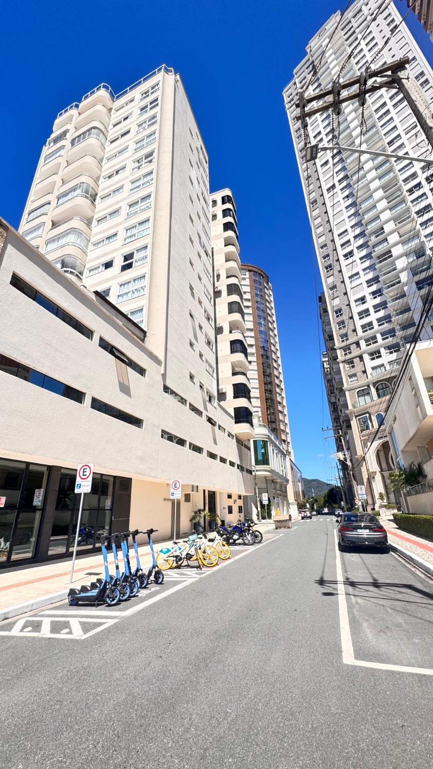 Apartamento no Edifício Lady em Balneário Camboriú - foto 22