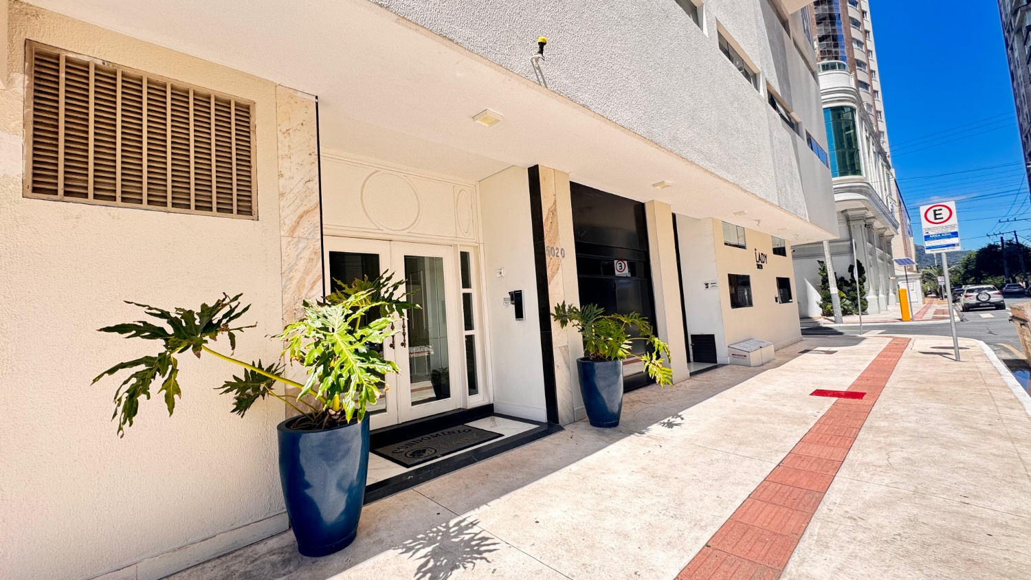 Apartamento no Edifício Lady em Balneário Camboriú - foto 25