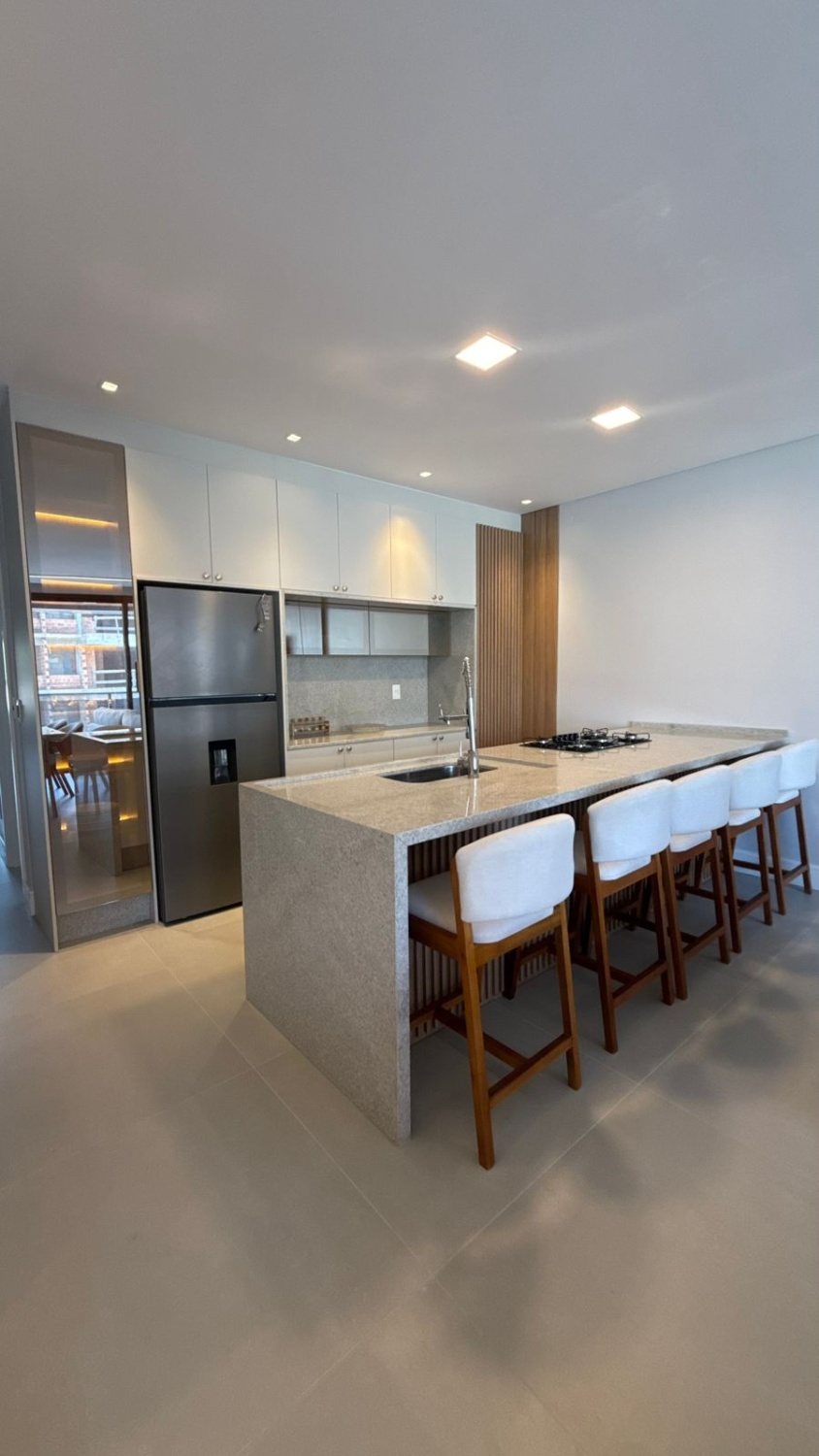 Apartamento no Edifício Dusseldorf na Praia Brava - foto 4