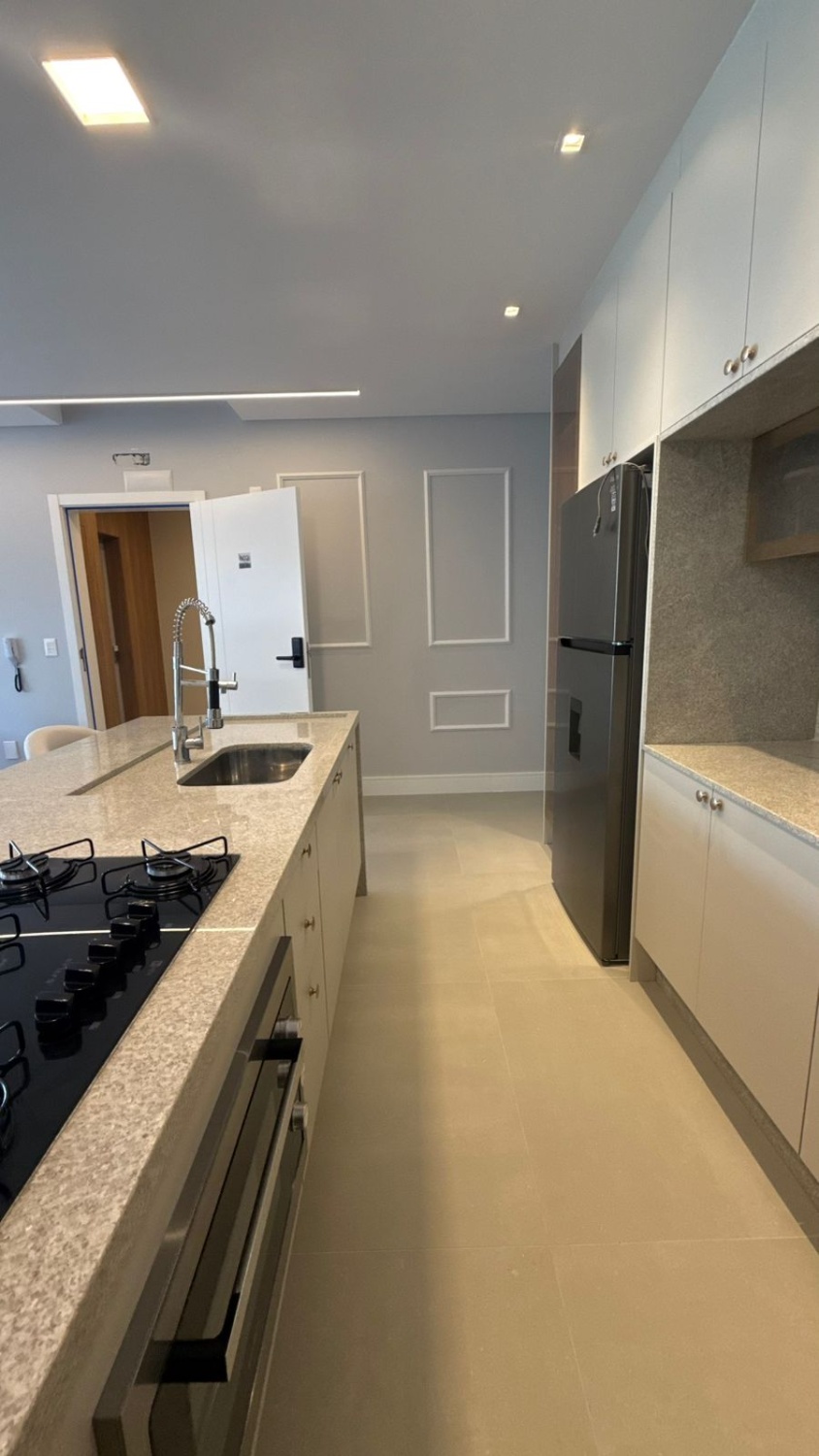 Apartamento no Edifício Dusseldorf na Praia Brava - foto 6