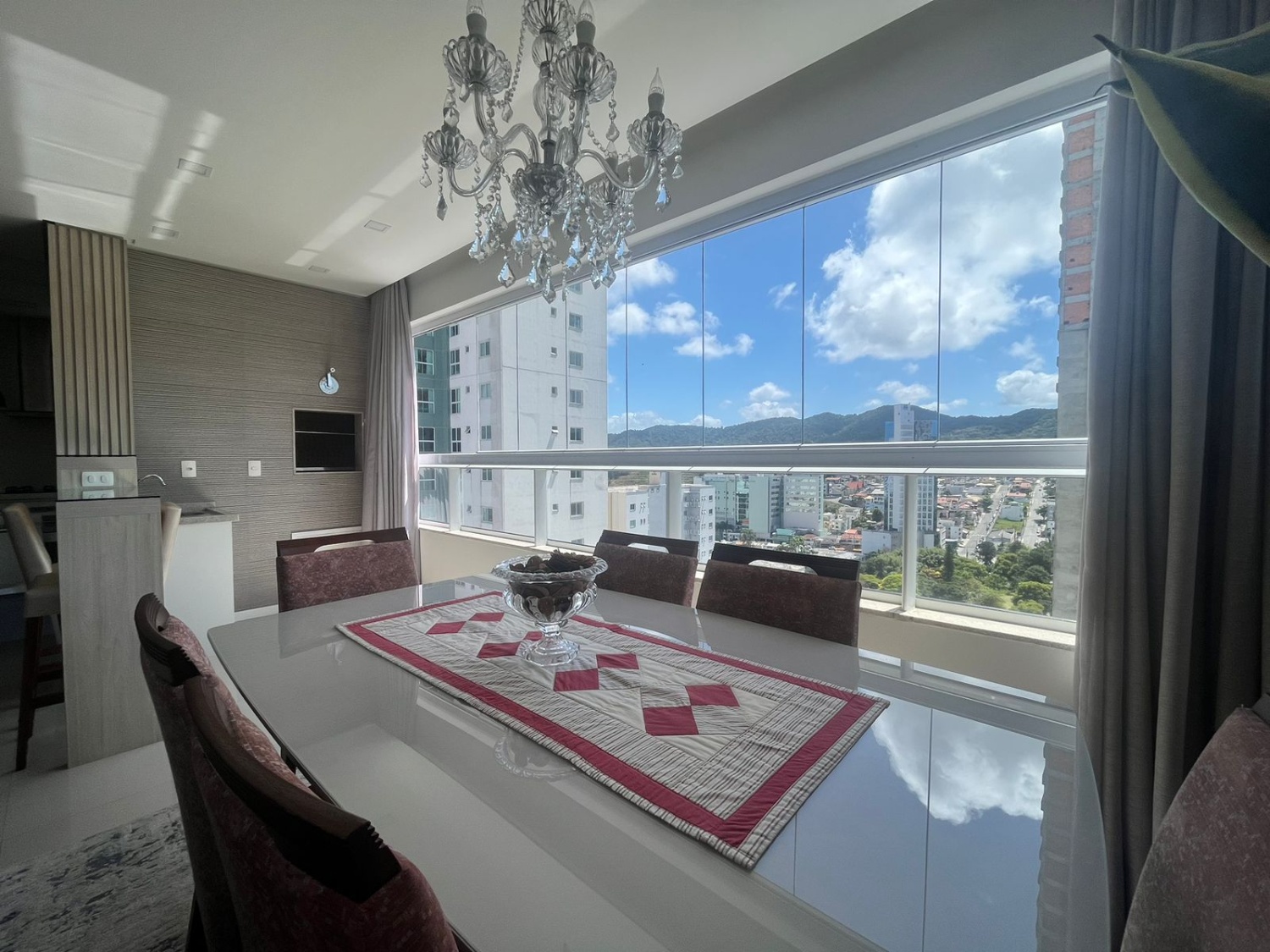 Apartamento Ed. Farol Ponta do Mel em Balneário Camboriú