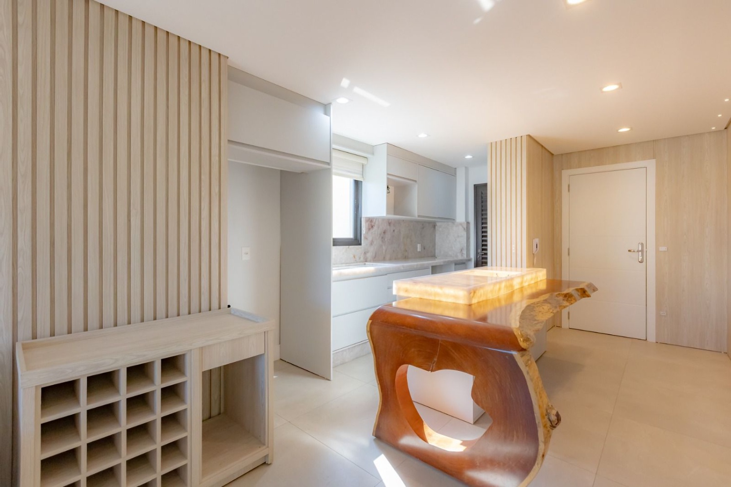 Apartamento no Edifício Palm Coast na Praia Brava - foto 3