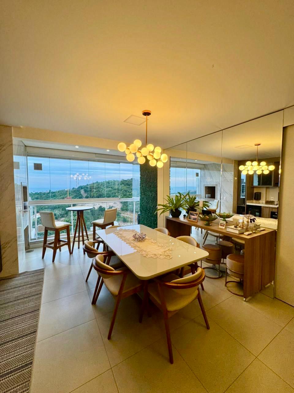 Apartamento no Edifício Brava Hill na Praia Brava