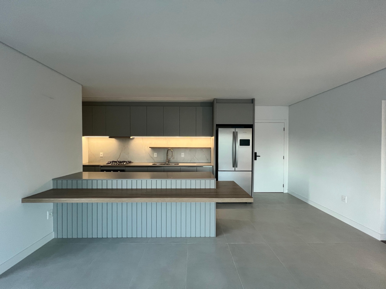 Apartamento no Edifício Colina da Brava na Praia Brava - foto 2