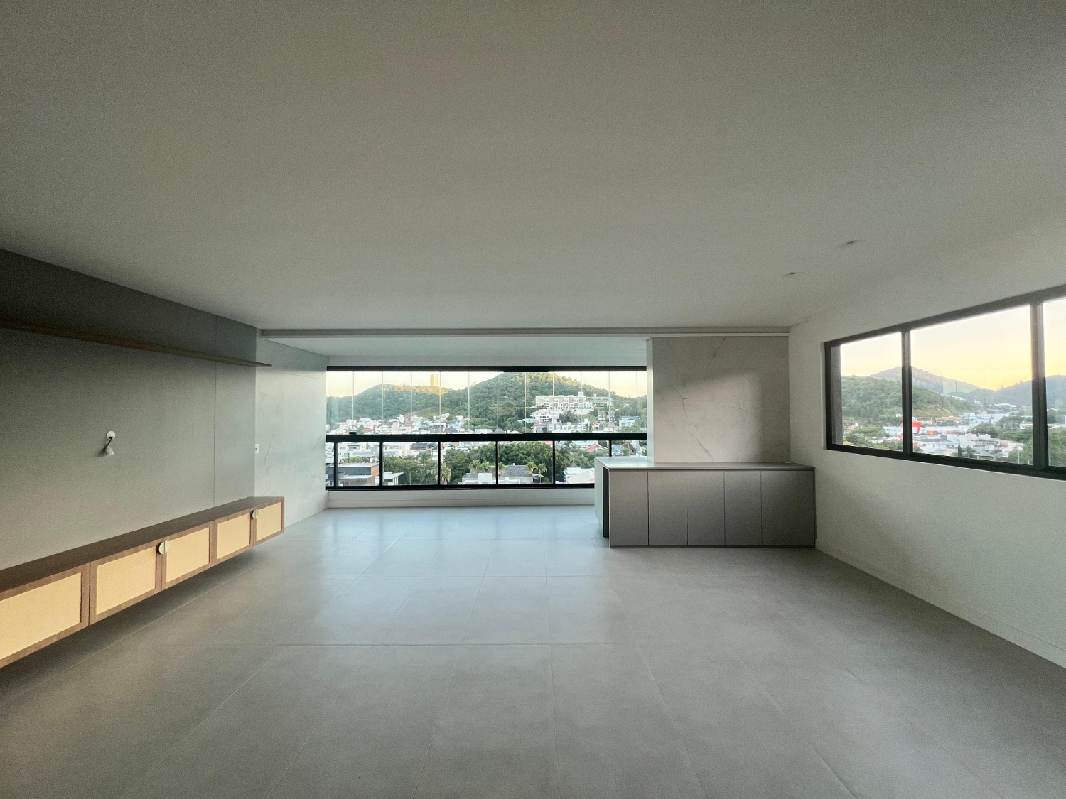 Apartamento no Edifício Colina da Brava na Praia Brava - foto 3