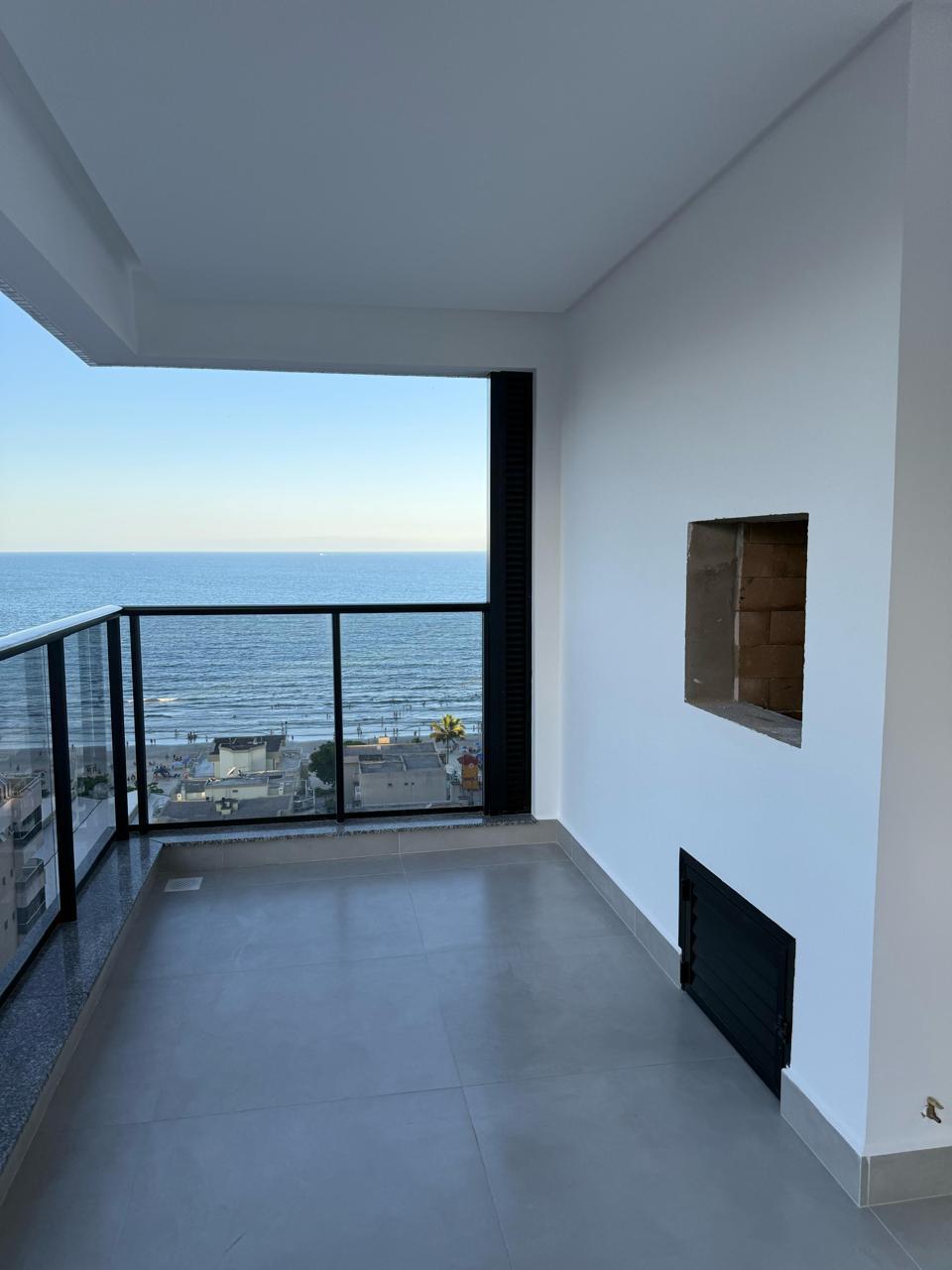Apartamento no Ed. Diamond Tower em Meia Praia/SC - foto 2
