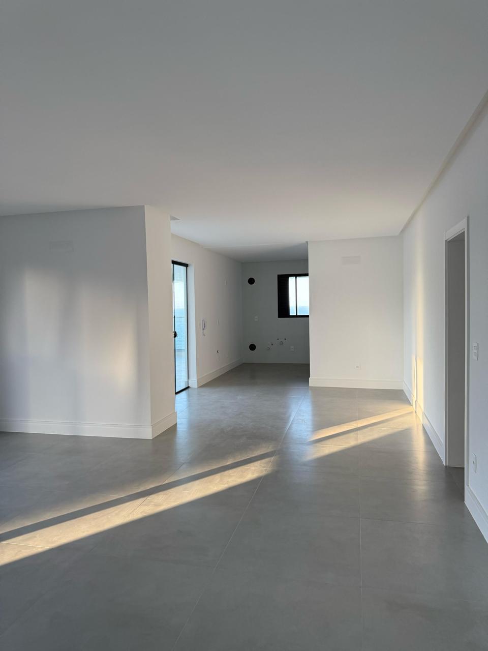 Apartamento no Ed. Diamond Tower em Meia Praia/SC - foto 5