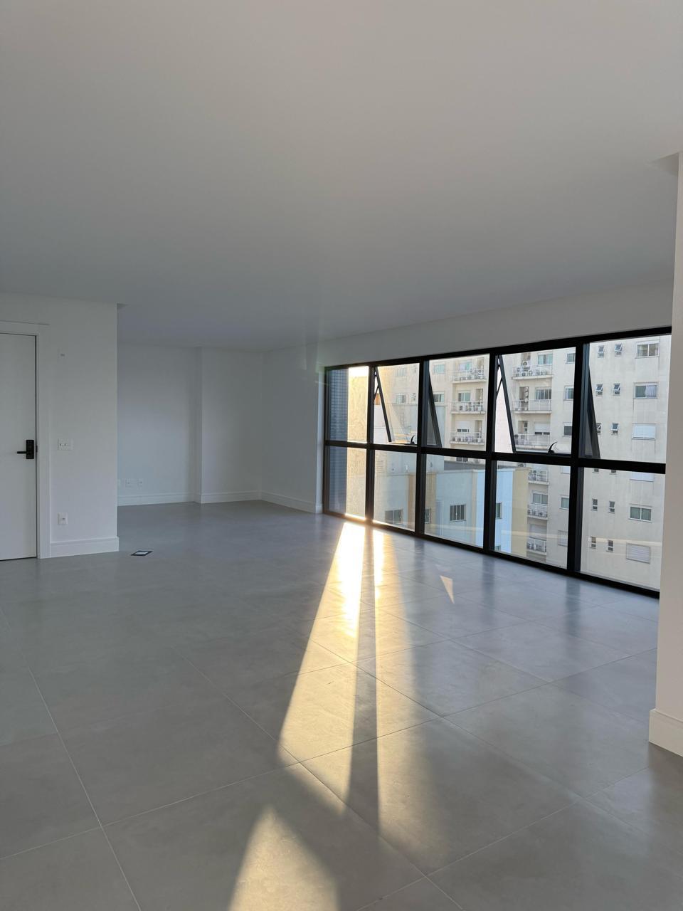 Apartamento no Ed. Diamond Tower em Meia Praia/SC - foto 6