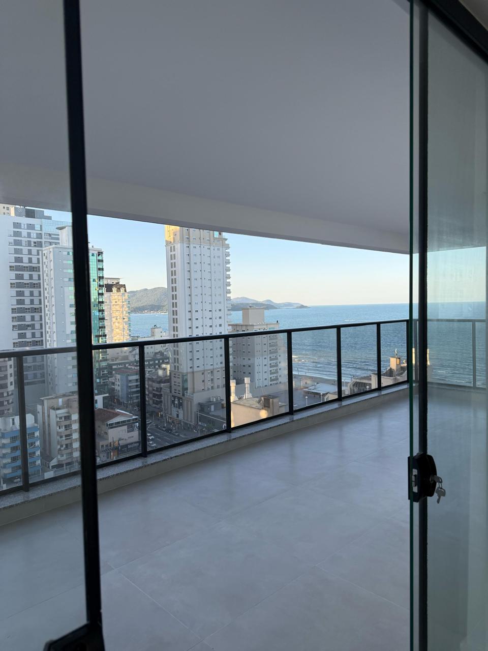 Apartamento no Ed. Diamond Tower em Meia Praia/SC - foto 7