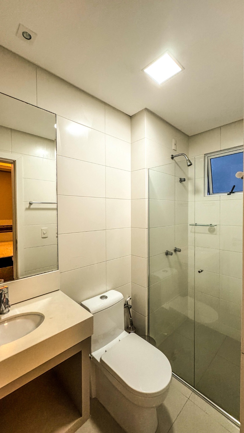 Apartamento no Ed. Ilha da Vitória em Meia Praia - foto 13