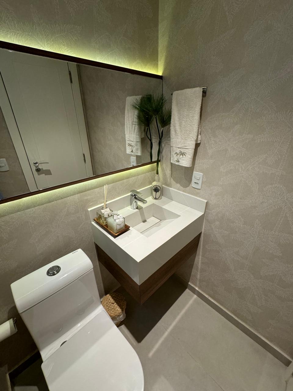 Apartamento no Ed. Brava Hills na Praia dos Amores - foto 12